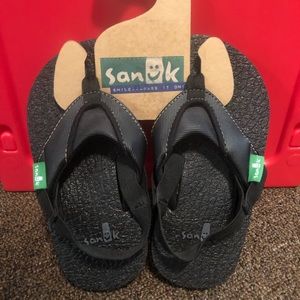 Sanuk Flip Flops